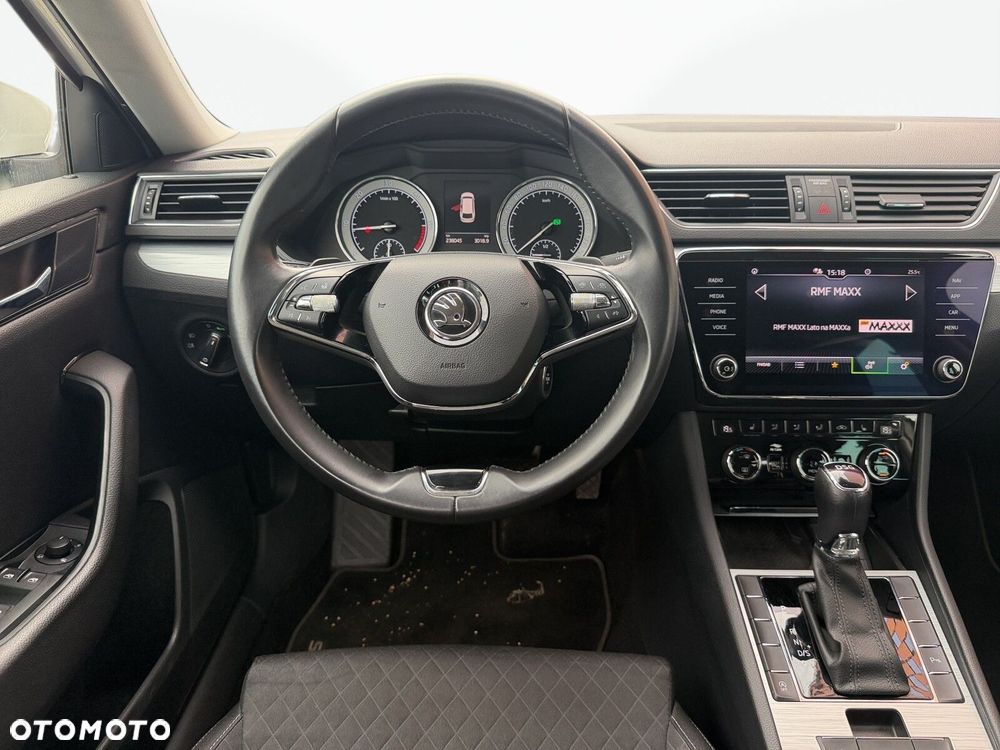 Skoda Superb 2.0 TDI SCR Ambition DSG - 19