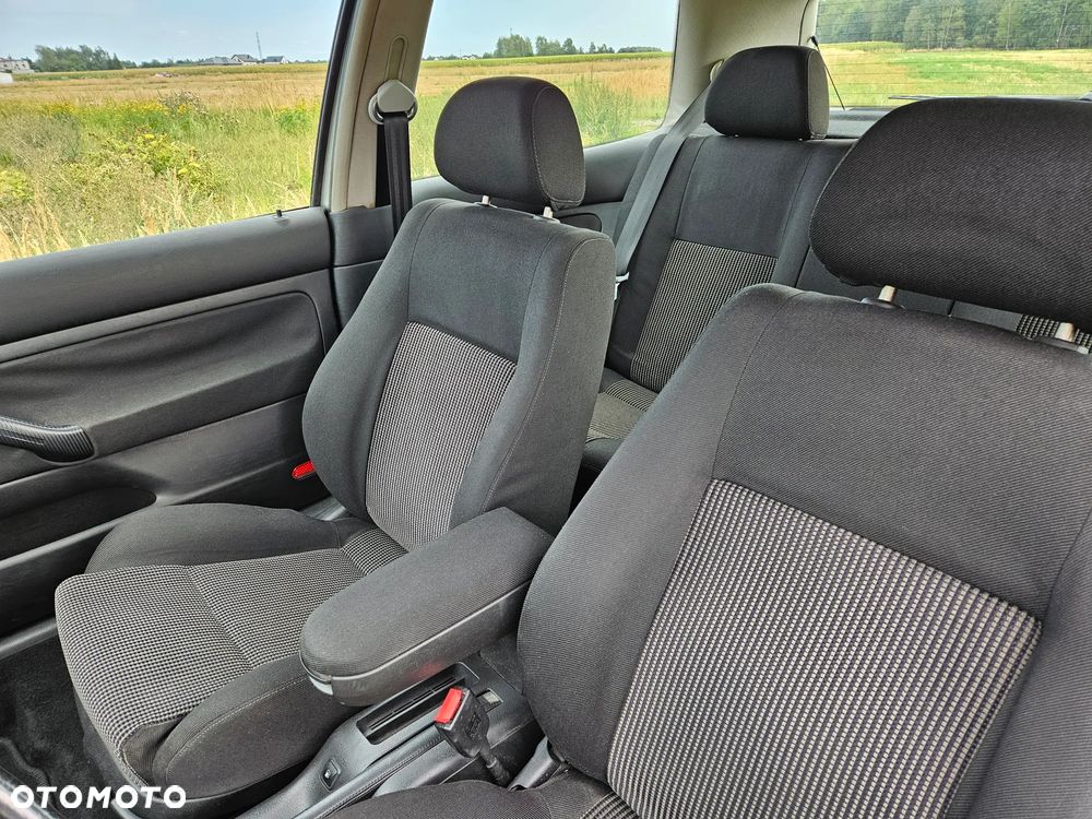 Volkswagen Golf 1.6 Highline - 8