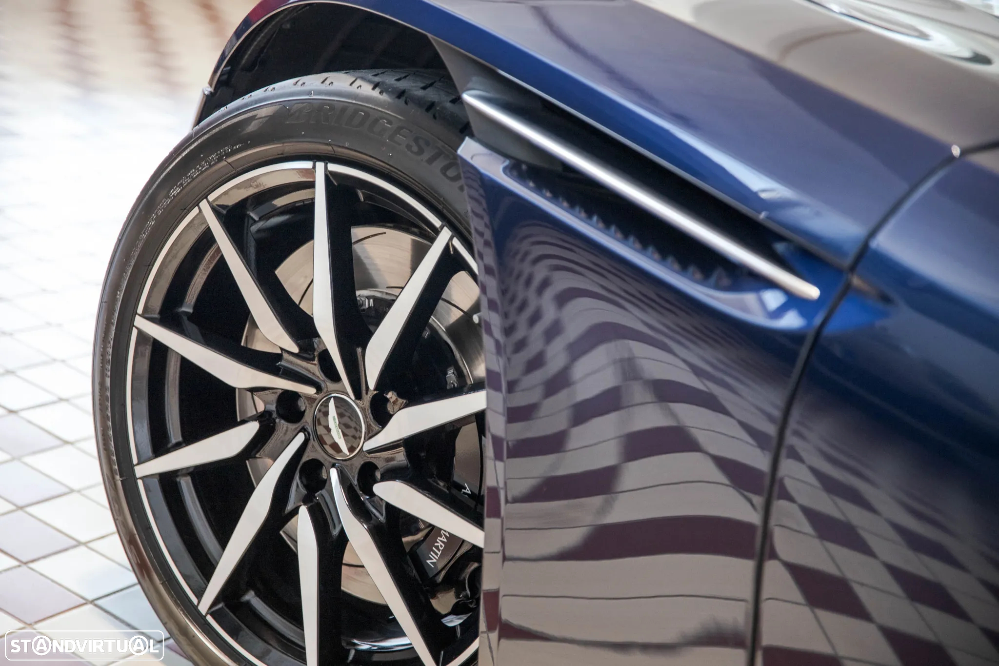 Aston Martin DB11 Coupé V8 Auto - 12