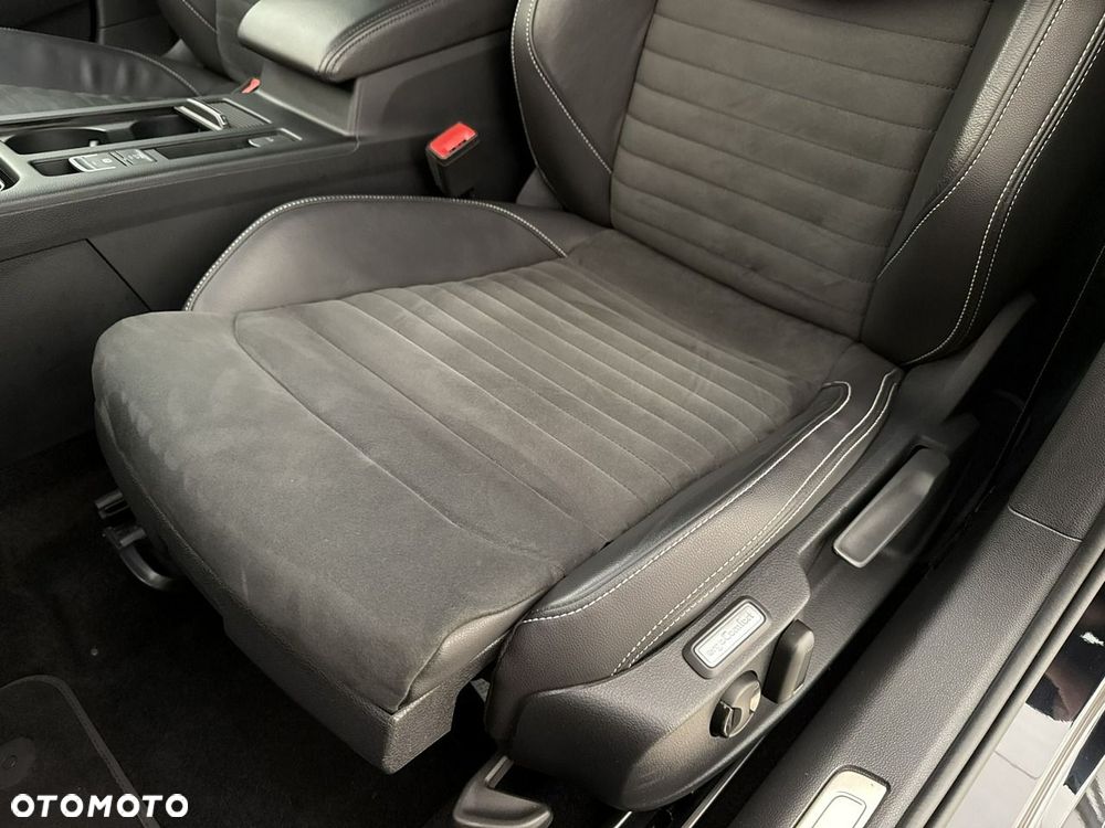 Volkswagen Passat - 18