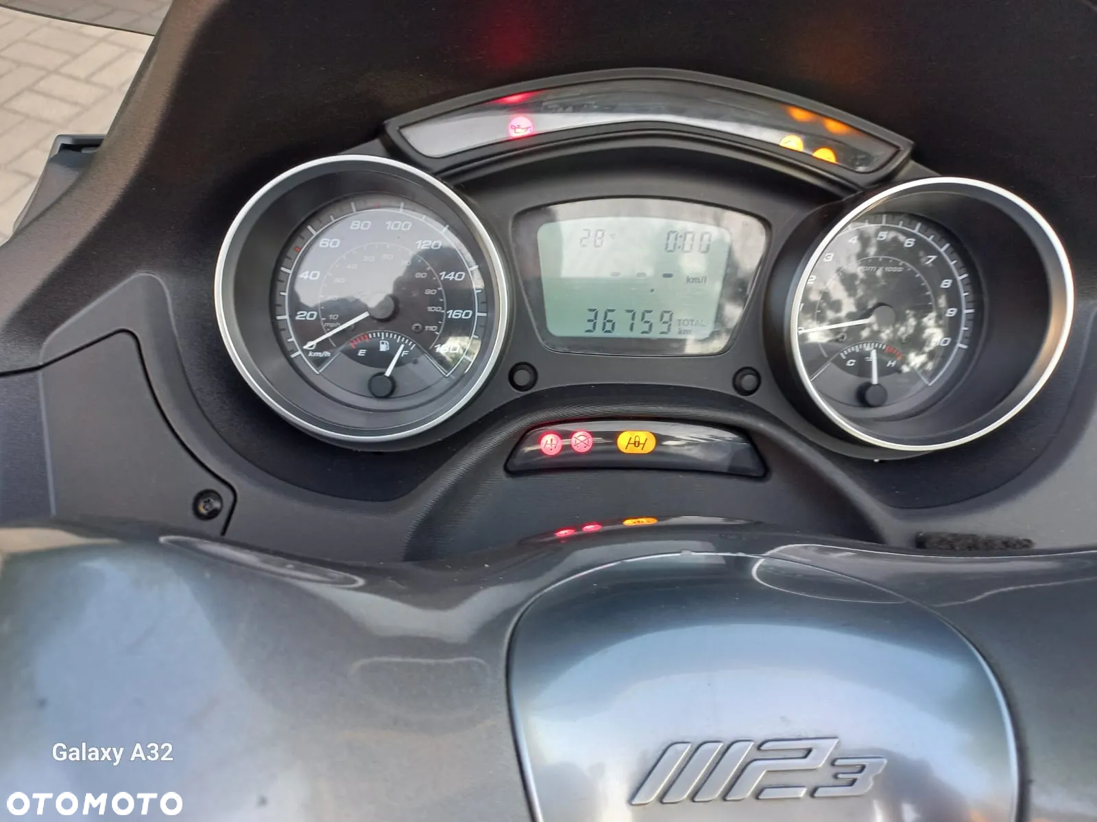 Piaggio MP-3 - 10