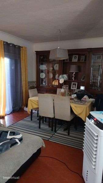 Alugo moradia T2 com jardim - Grande imagem: 3/11