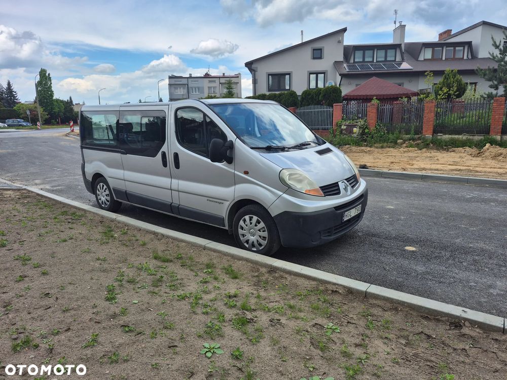 Renault Trafic Passenger - 1