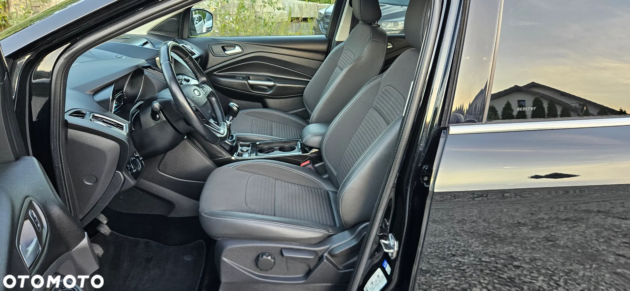 Ford Kuga 2.0 TDCi 2x4 Titanium - 24