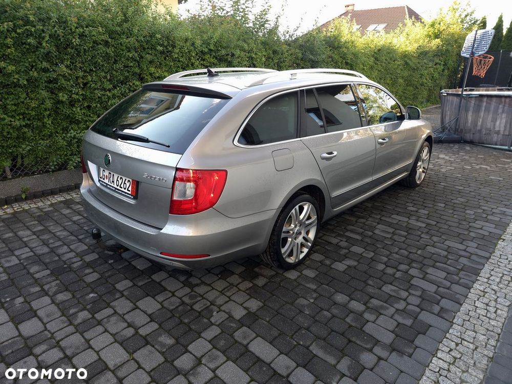 Skoda Superb 2.0 TDI Platinum DSG - 2