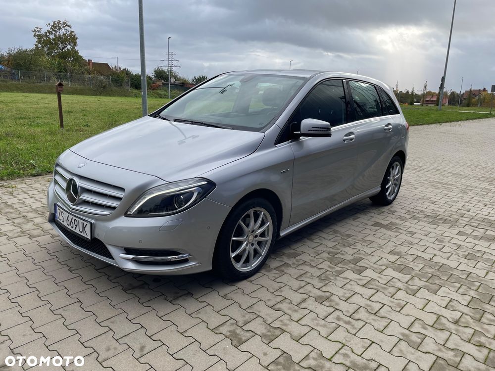 Mercedes-Benz Klasa B 180 (BlueEFFICIENCY) - 4