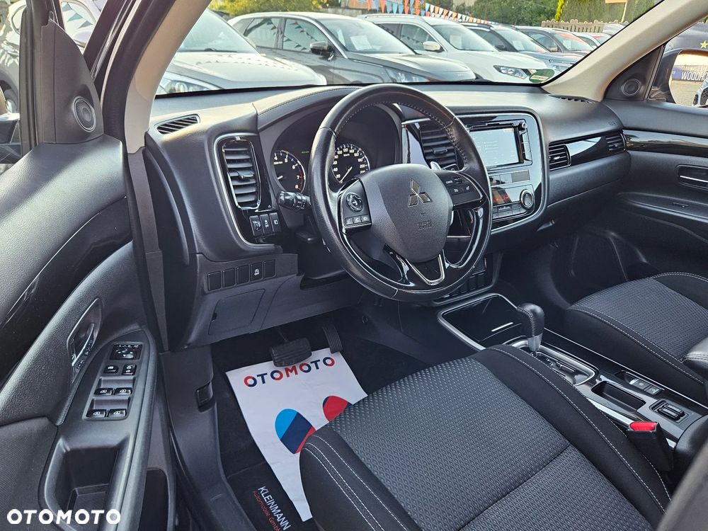 Mitsubishi Outlander 2.0 Instyle Navi CVT - 3