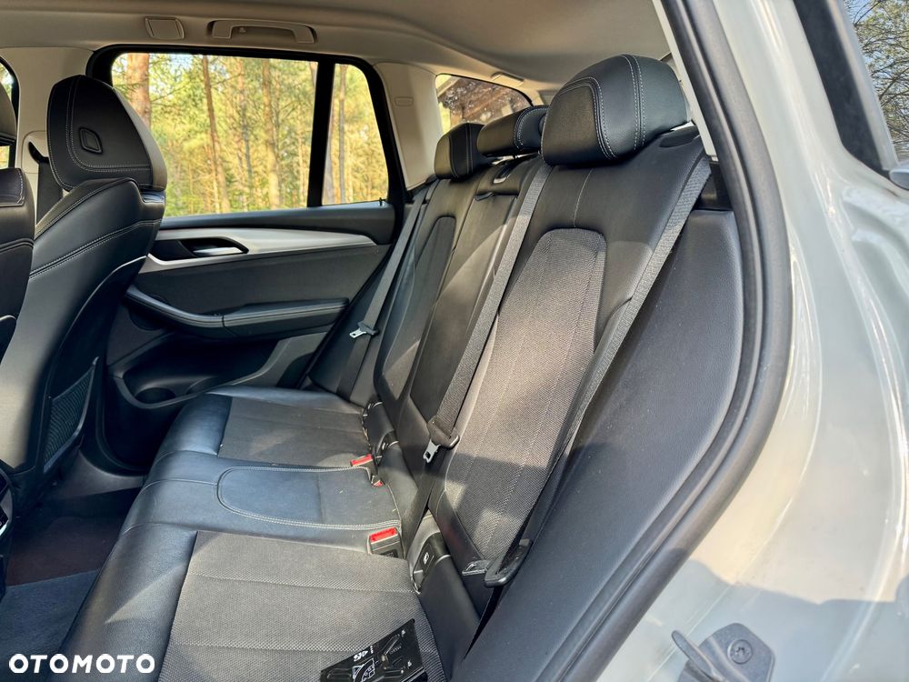 BMW X3 xDrive20d xLine - 16
