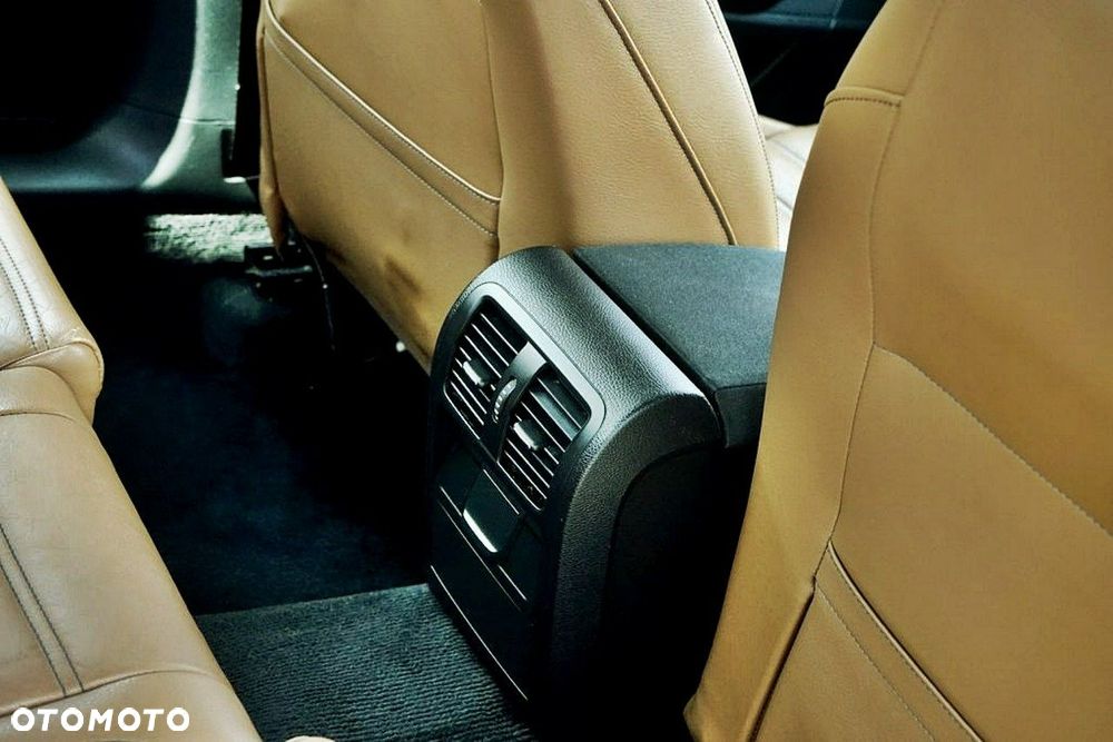 Volkswagen Passat CC - 23