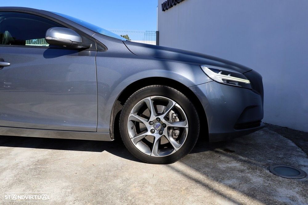 Volvo V40 1.5 T3 Sport Edition Plus Geartronic - 4
