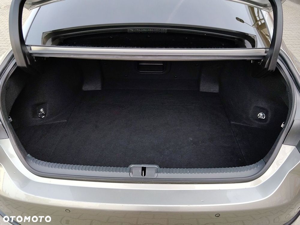 Lexus ES 300h Business Edition - 34