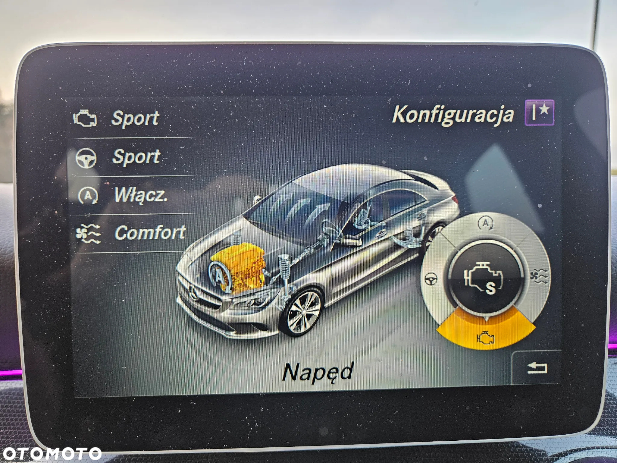 Mercedes-Benz CLA 180 7G-DCT Urban - 32