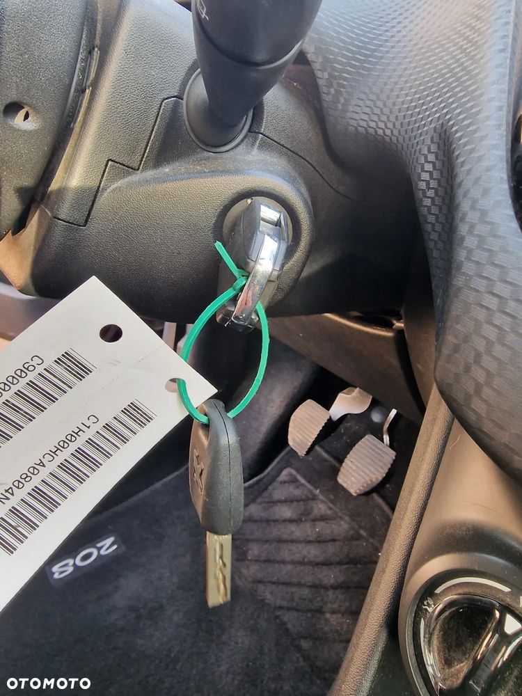 Peugeot 208 1.2 PureTech Style - 29