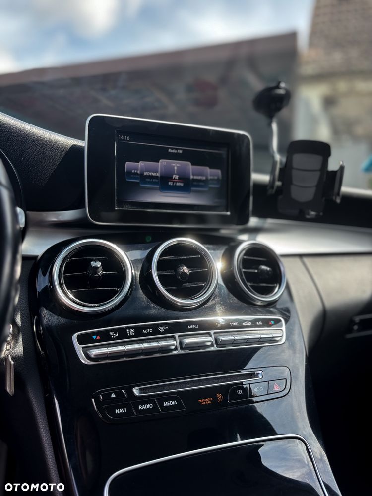 Mercedes-Benz Klasa C 220 d 4Matic 9G-TRONIC Avantgarde - 3