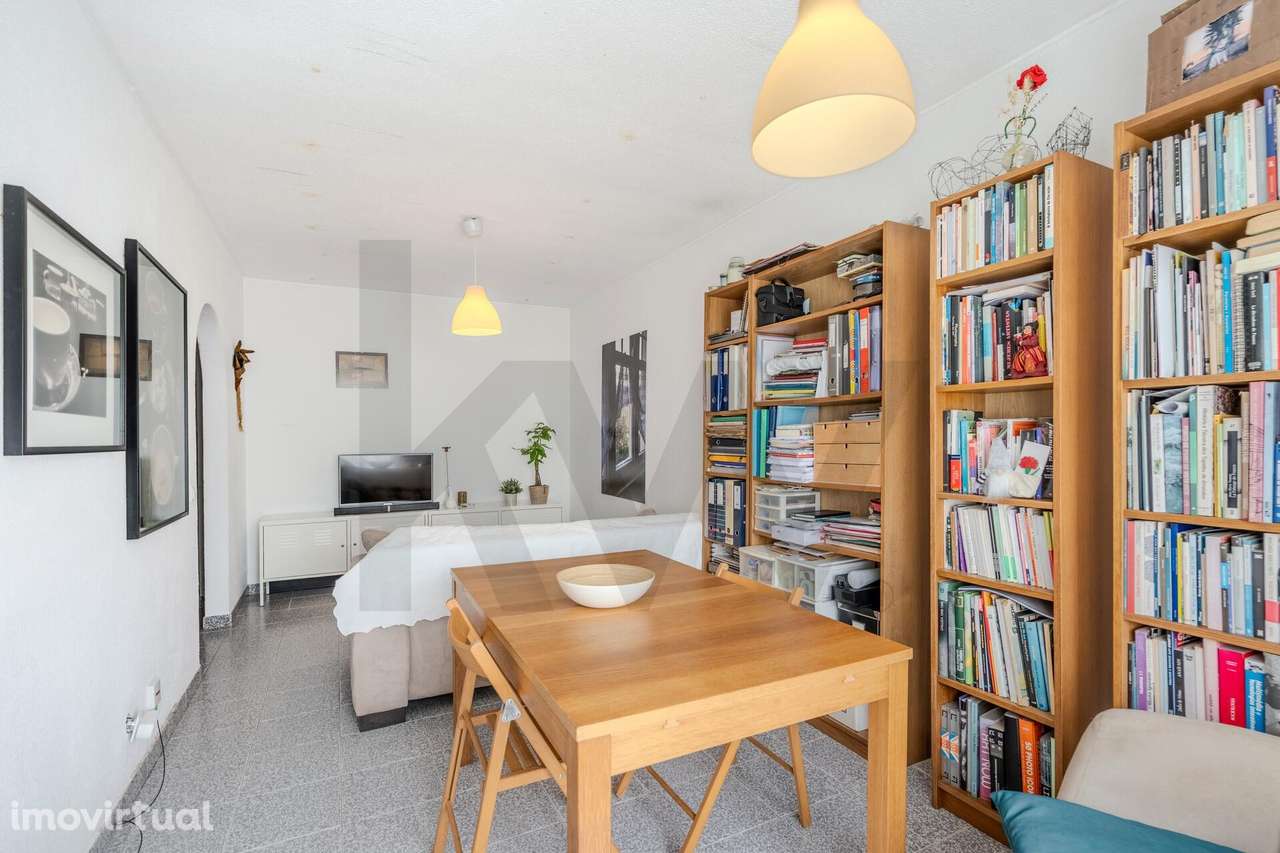 Apartamento T2 renovado com Localização Estratégica – Damaia (Águas Li - Grande imagem: 2/35