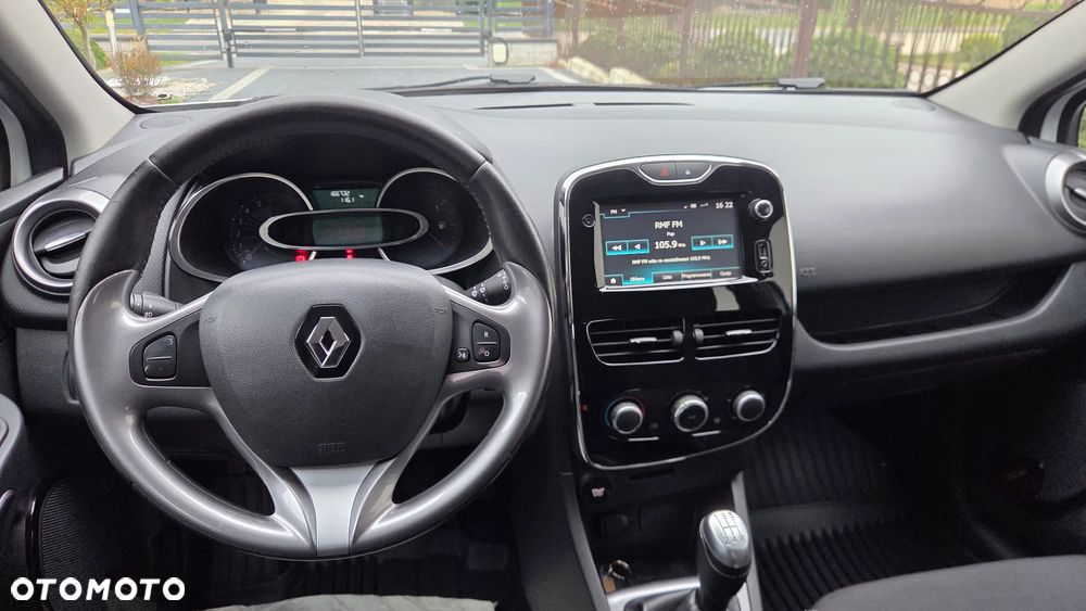Renault Clio 1.2 16V 75 Night and Day - 22