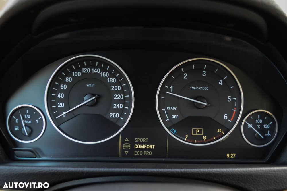 BMW Seria 3 320d Sport-Aut. Luxury Line - 36