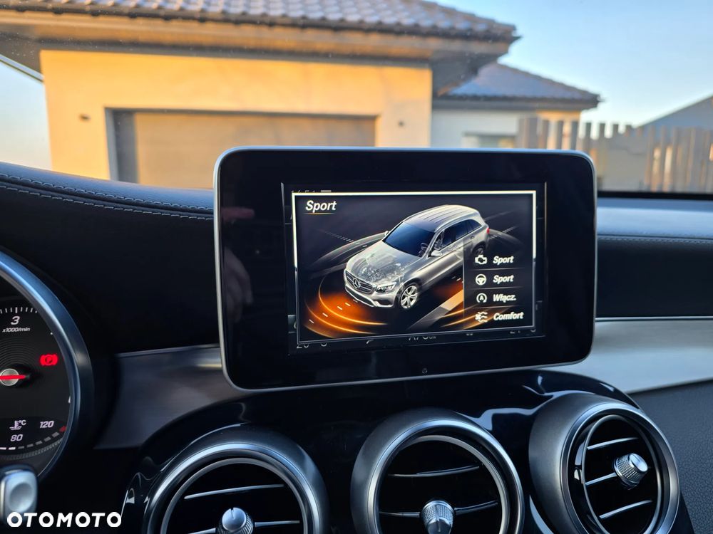 Mercedes-Benz GLC - 37