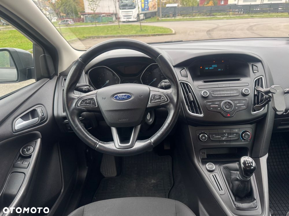 Ford Focus 1.6 Trend - 16