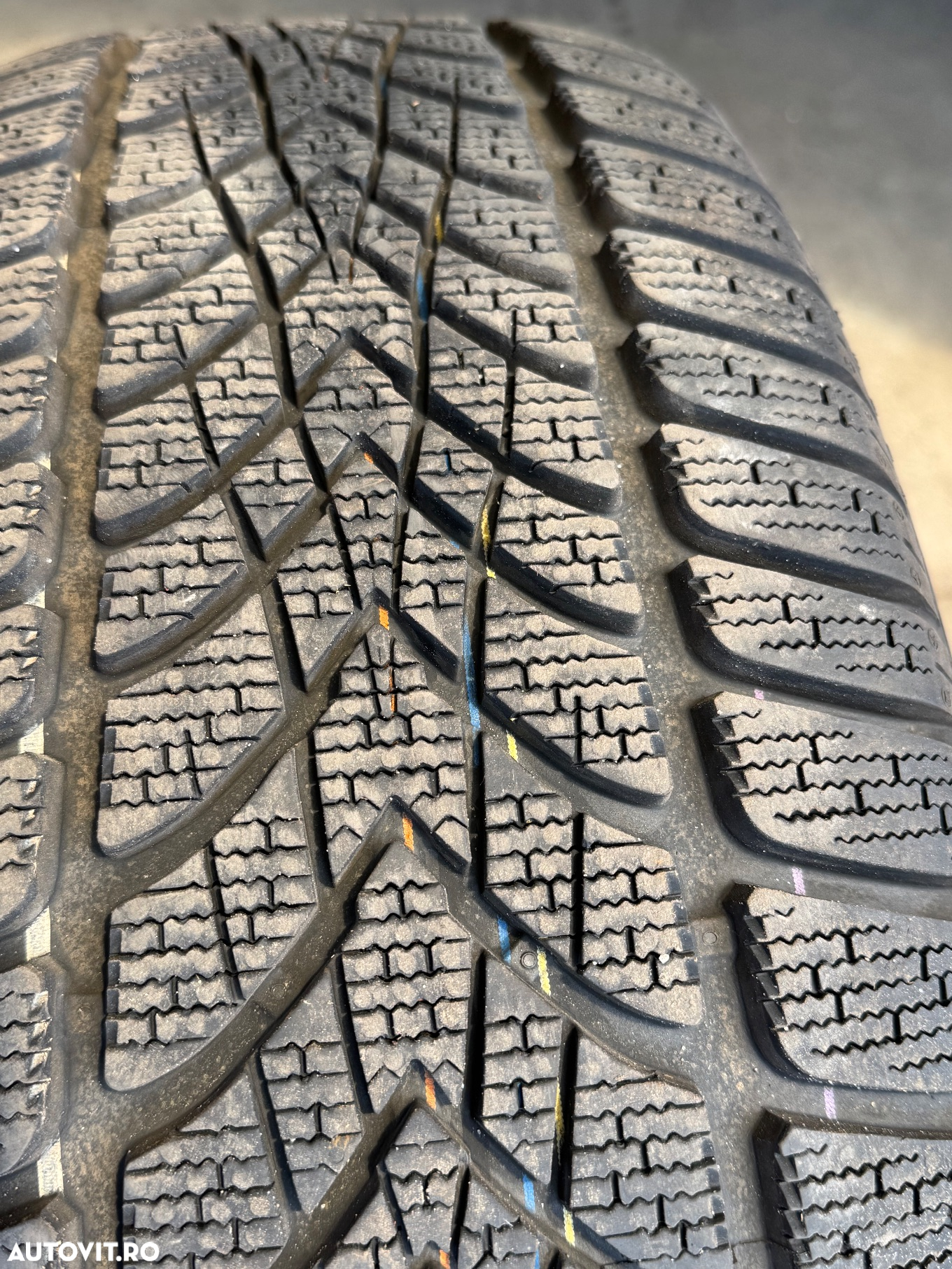 Vând 4 anvelope 225/55/17 Dunlop de iarnă ca noi - 5