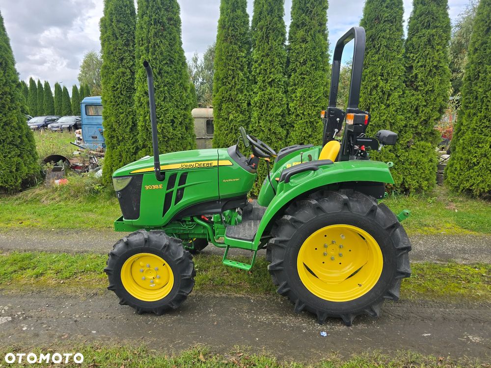 John Deere 3038 E - 7