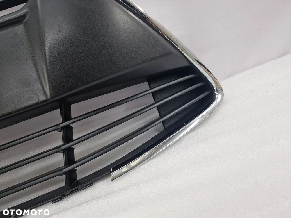 FORD C-MAX MK2 10- KRATKA ŚRODKOWA ZDERZAKA PRZEDNIEGO PRZÓD , NR D2ABB , NR AUKCJI KR172 - 6