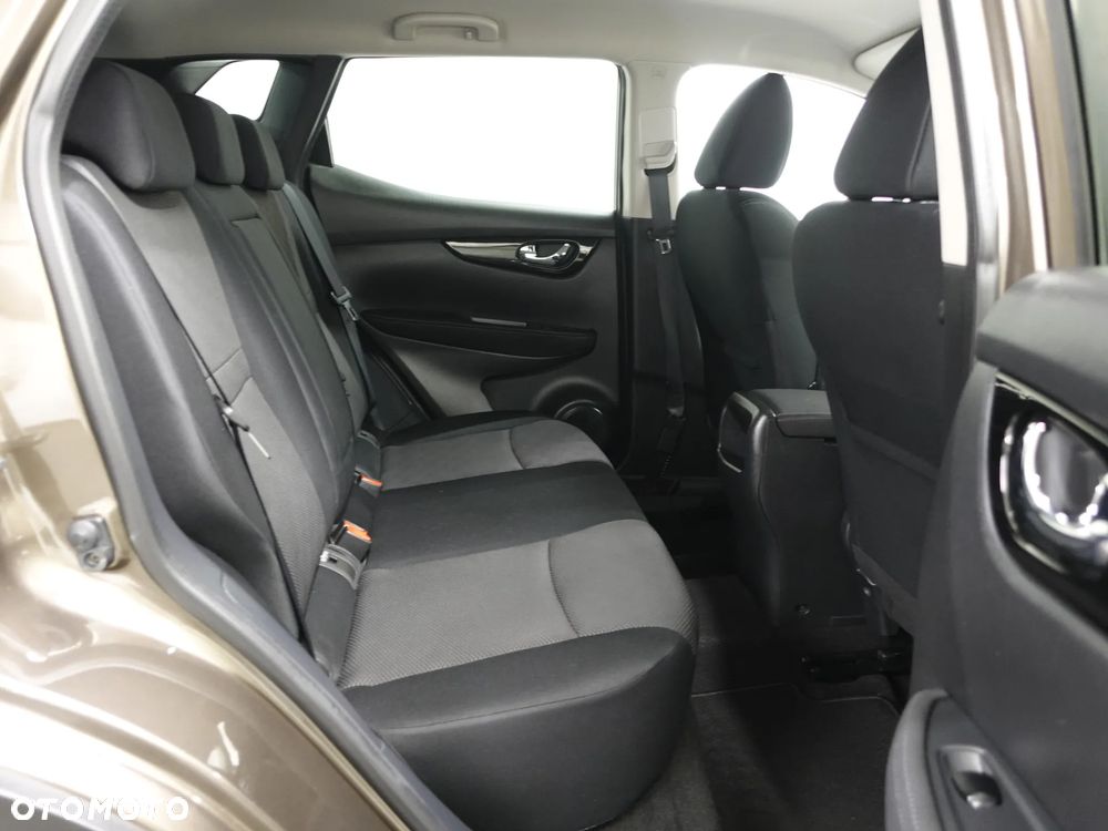Nissan Qashqai 1.6 DCi ALL-MODE 4x4i N-Connecta - 23
