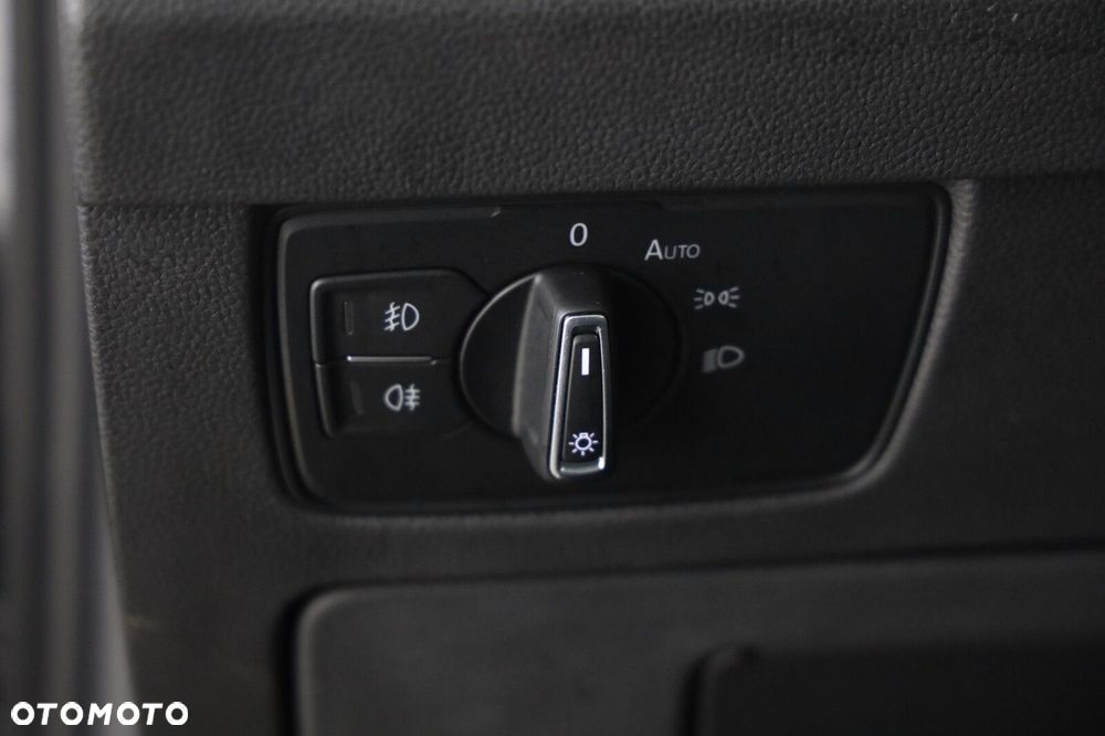 Volkswagen Passat Variant 2.0 TDI EVO Elegance DSG - 22