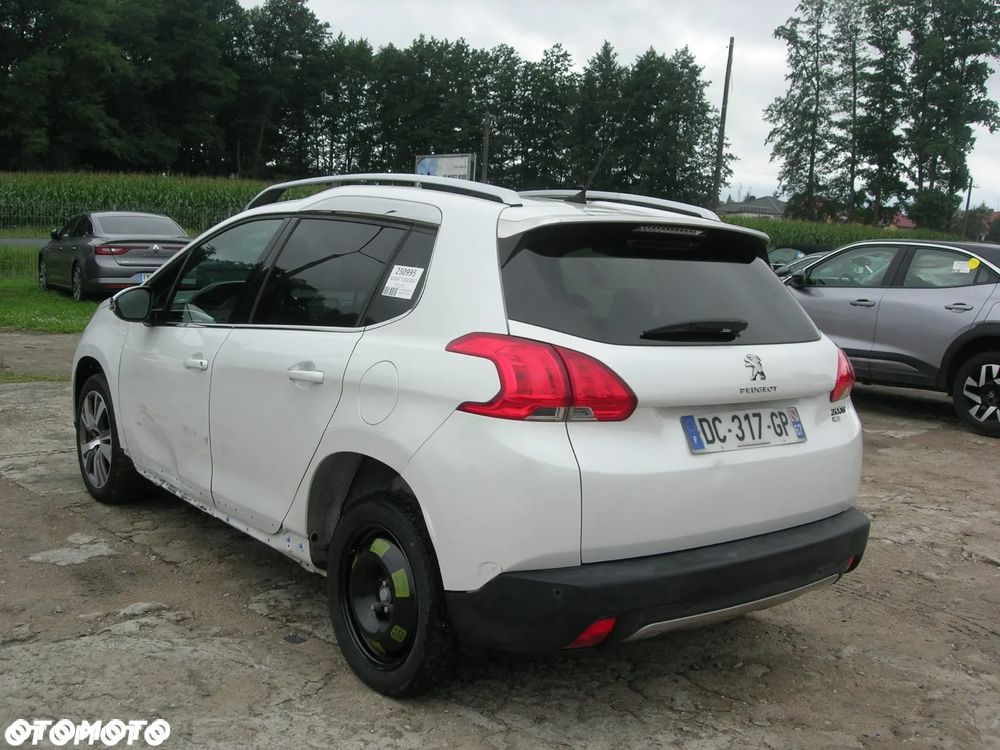 Peugeot 2008 1.6 e-HDi Allure S&S - 6