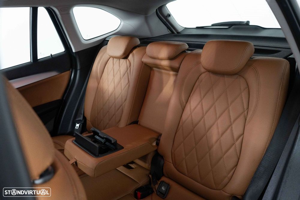 BMW X1 25 e xDrive Corporate Edition - 11