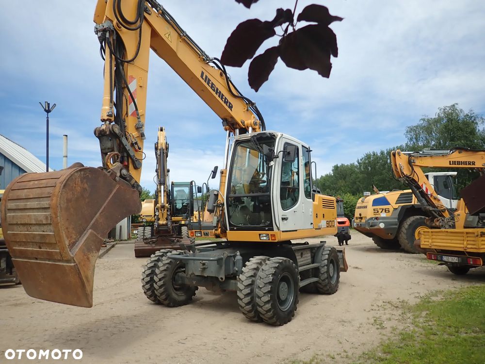 Liebherr A900C - 10