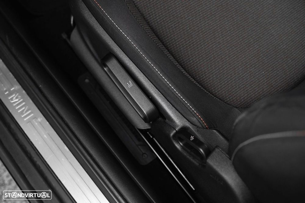 MINI 3 Portas One D - 31