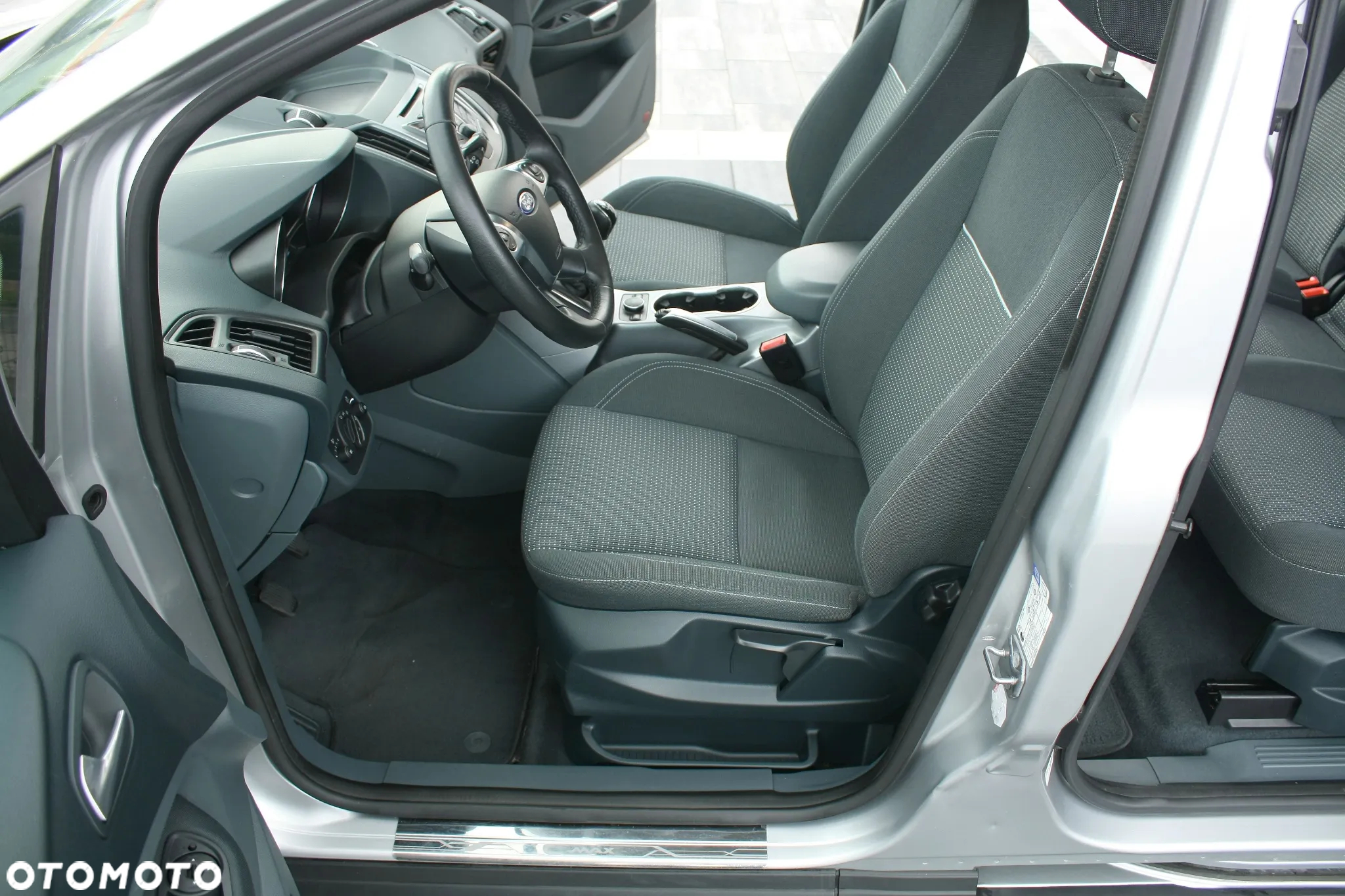 Ford Grand C-MAX 1.6 TDCi Start-Stop-System SYNC Edition - 19