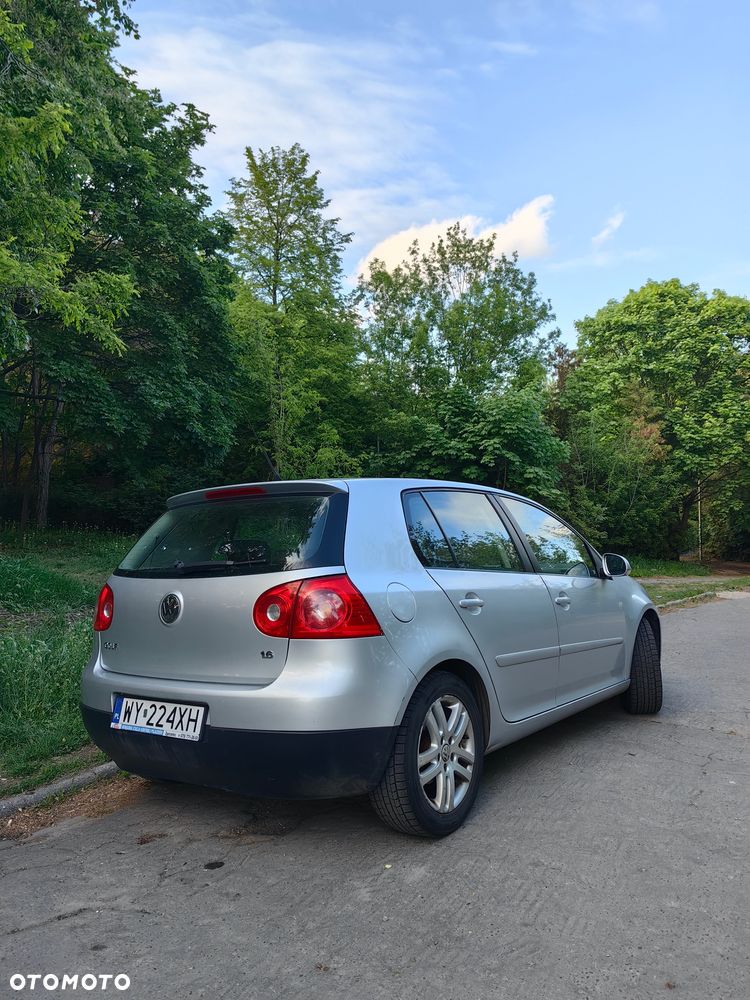 Volkswagen Golf - 5