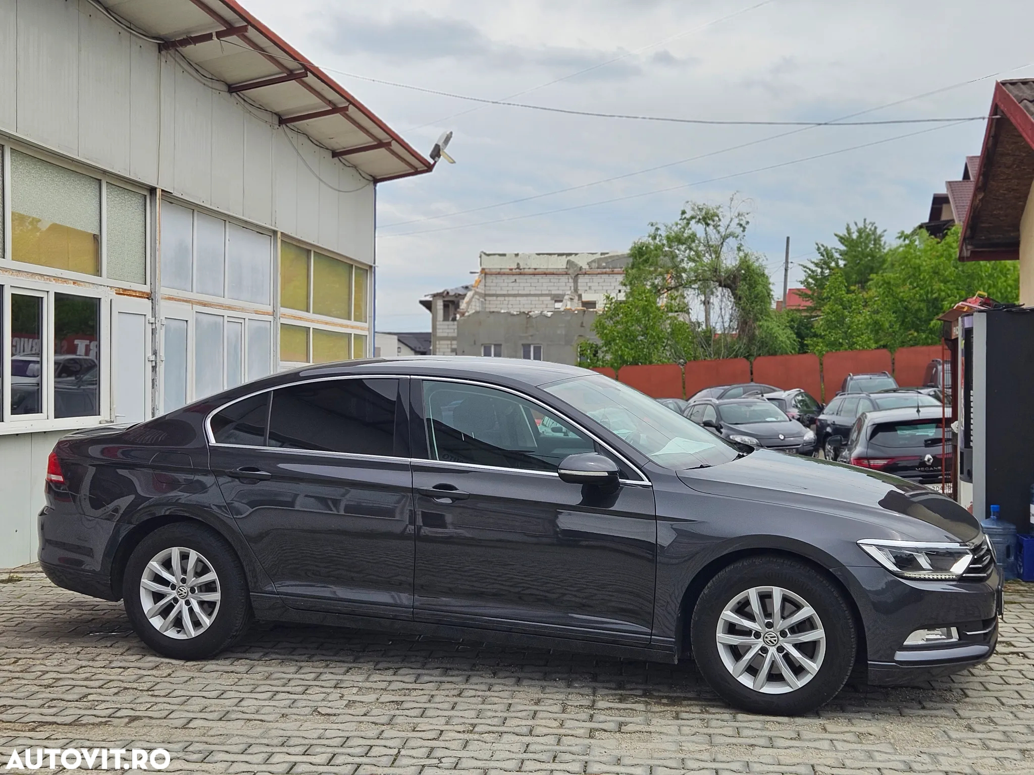 Volkswagen Passat - 5
