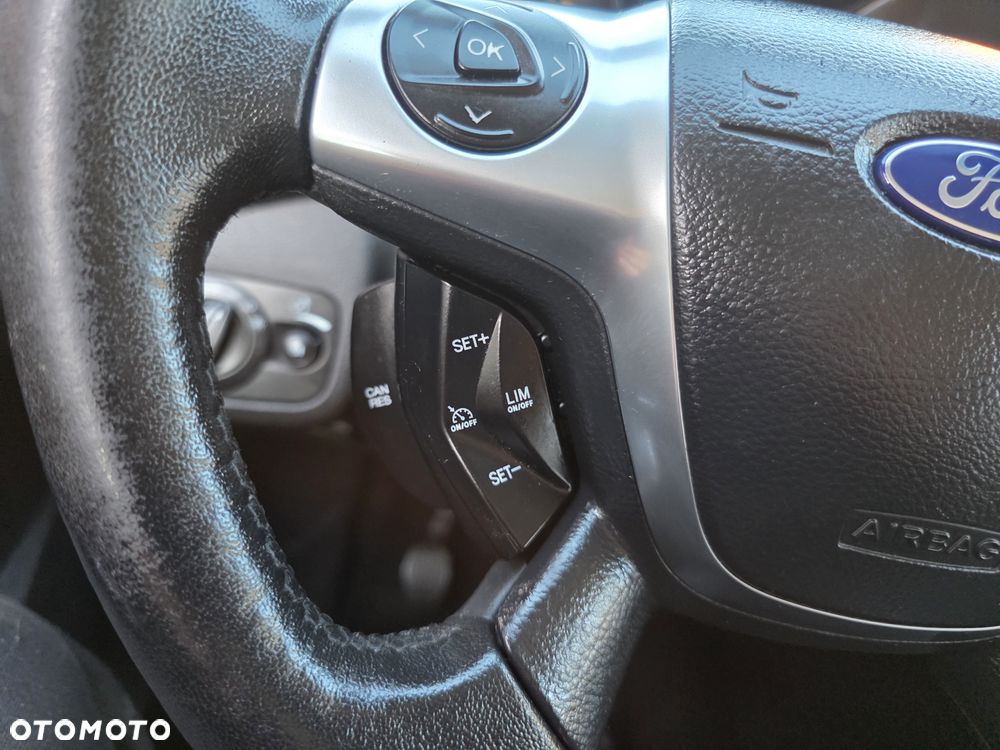Ford Kuga - 23