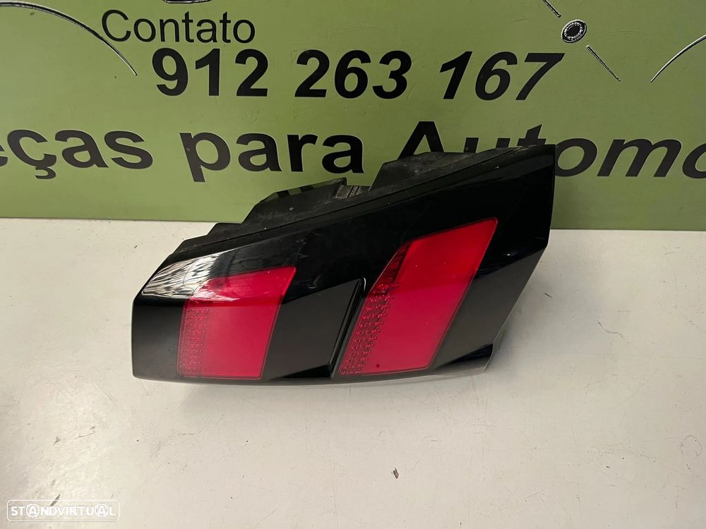 PEUGEOT 5008 II FAROLIM MALA FRISO PLASTICO - FT474 - 7