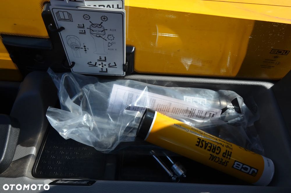 JCB 542-70 AGRI 2024r / ŁYŻKA 3m i WIDŁY / 748mth! / TORQUE LOCK 4 / Q-FIT / REWERS WENTYLATORA / OSŁONY POD. / ZACZEP + INSTALACJA - 28