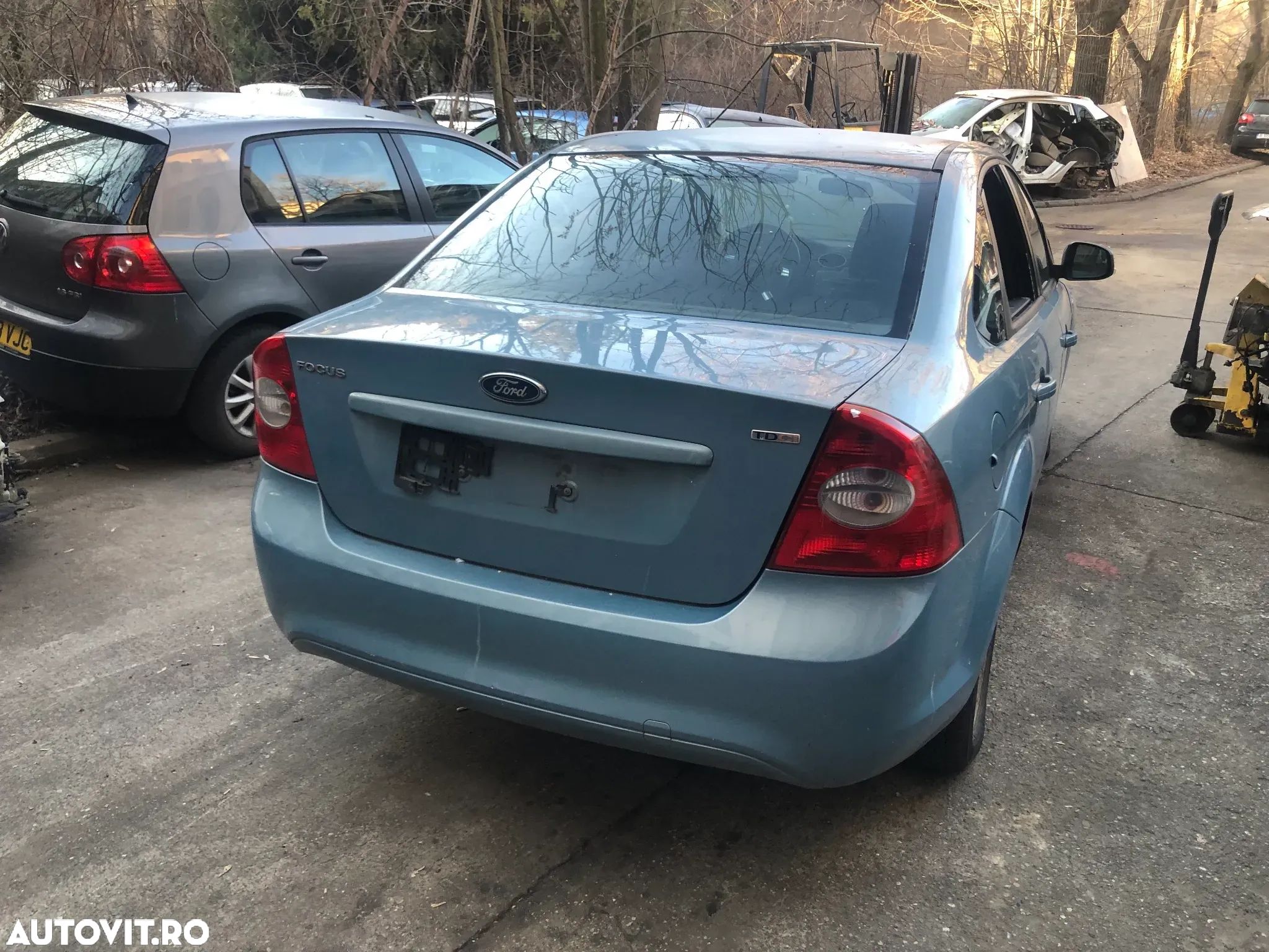 Bara spate Ford Focus sedan limuzina 2008 bleo - 1