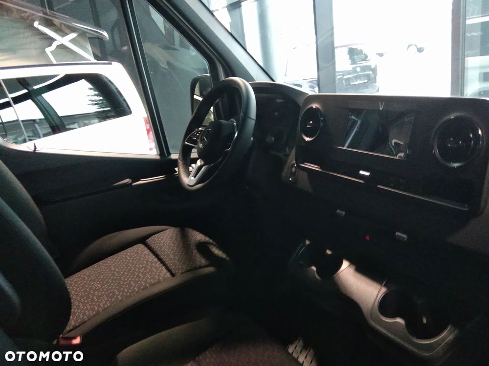 Mercedes-Benz Sprinter - 9