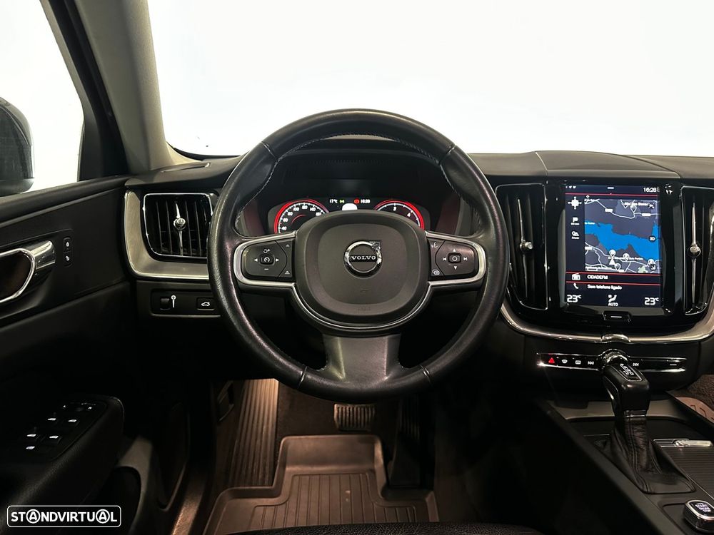 Volvo XC 60 2.0 D4 Momentum AWD Geartronic - 20