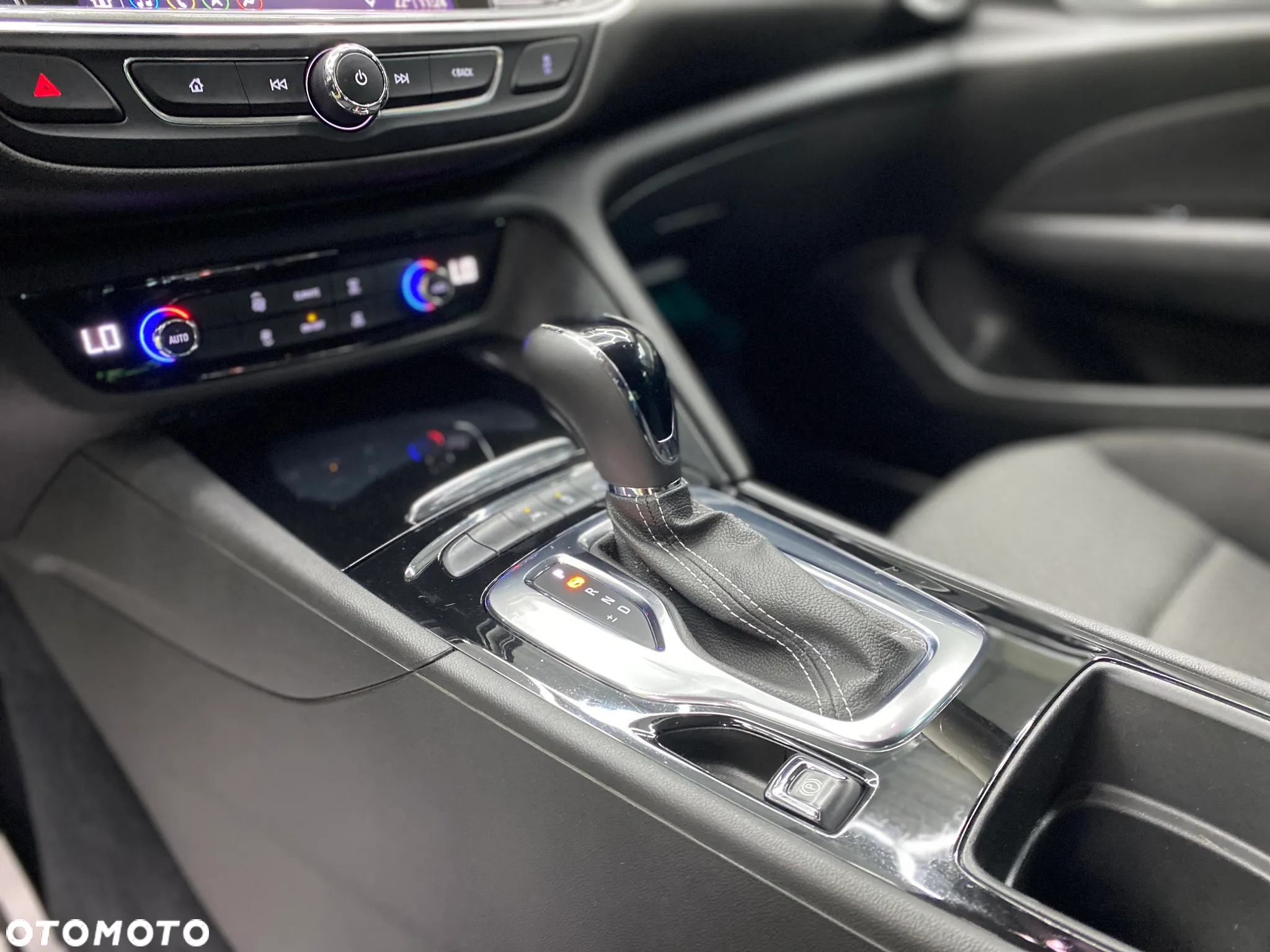 Opel Insignia - 22