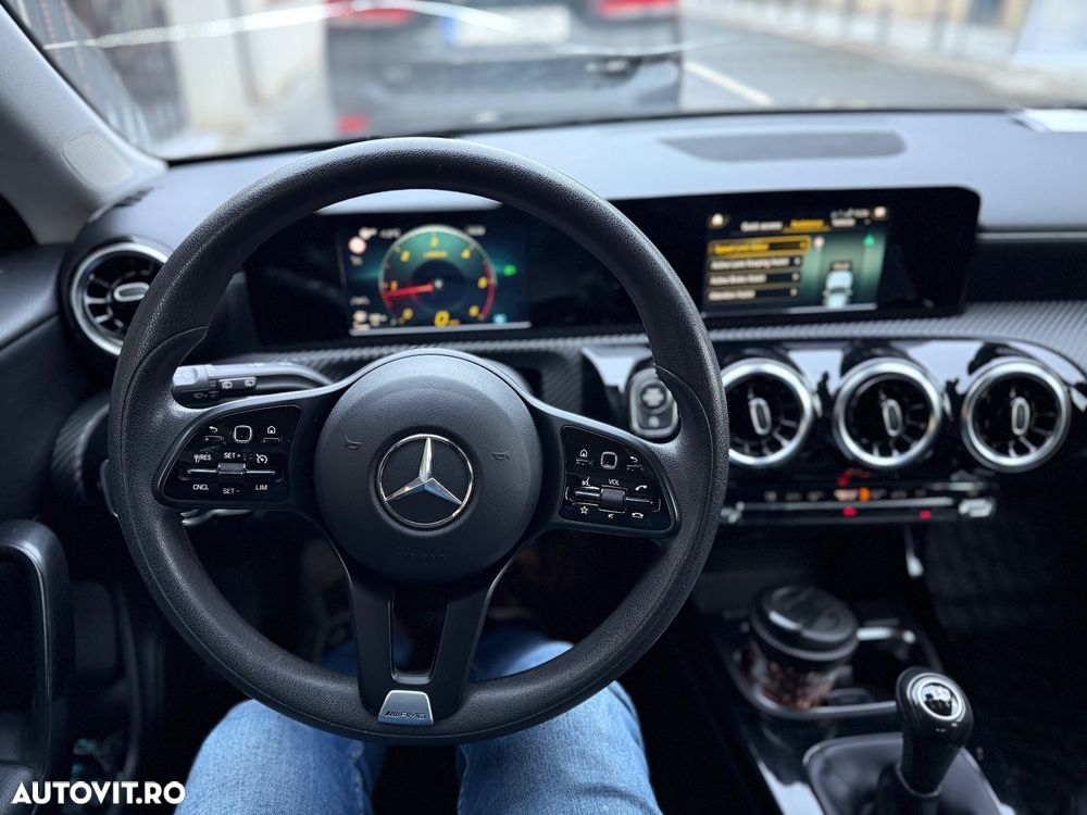 Mercedes-Benz CLA 200 - 4