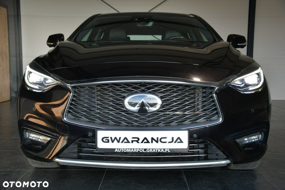 Infiniti Q30 1.6t DCT Premium Tech - 10