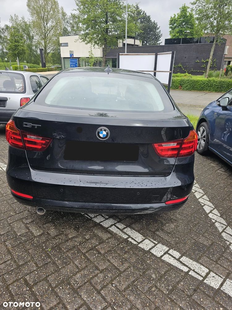 BMW Seria 3 318d Luxury Line - 2
