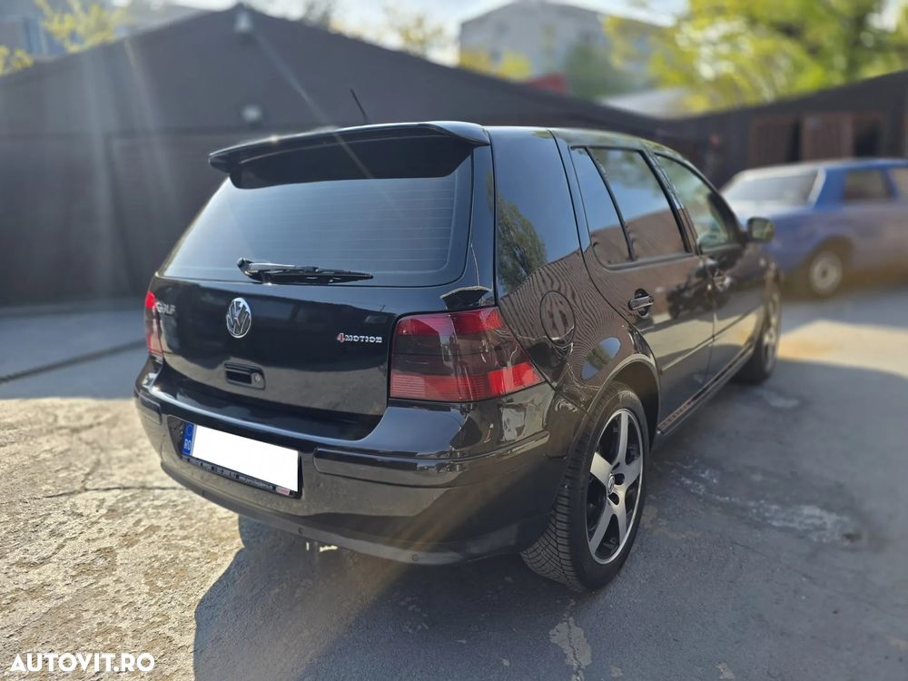 Volkswagen Golf 1.9TDI 4Motion Highline - 3