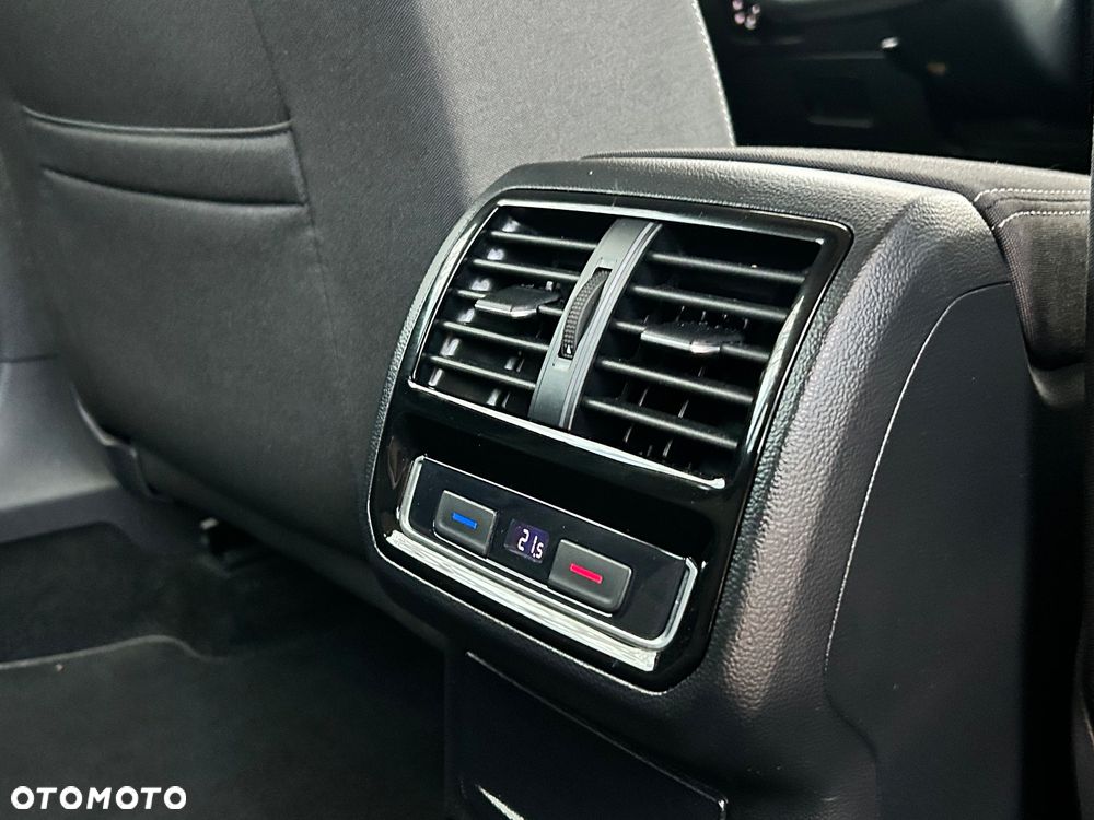 Volkswagen Passat 2.0 TDI SCR Comfortline DSG - 28