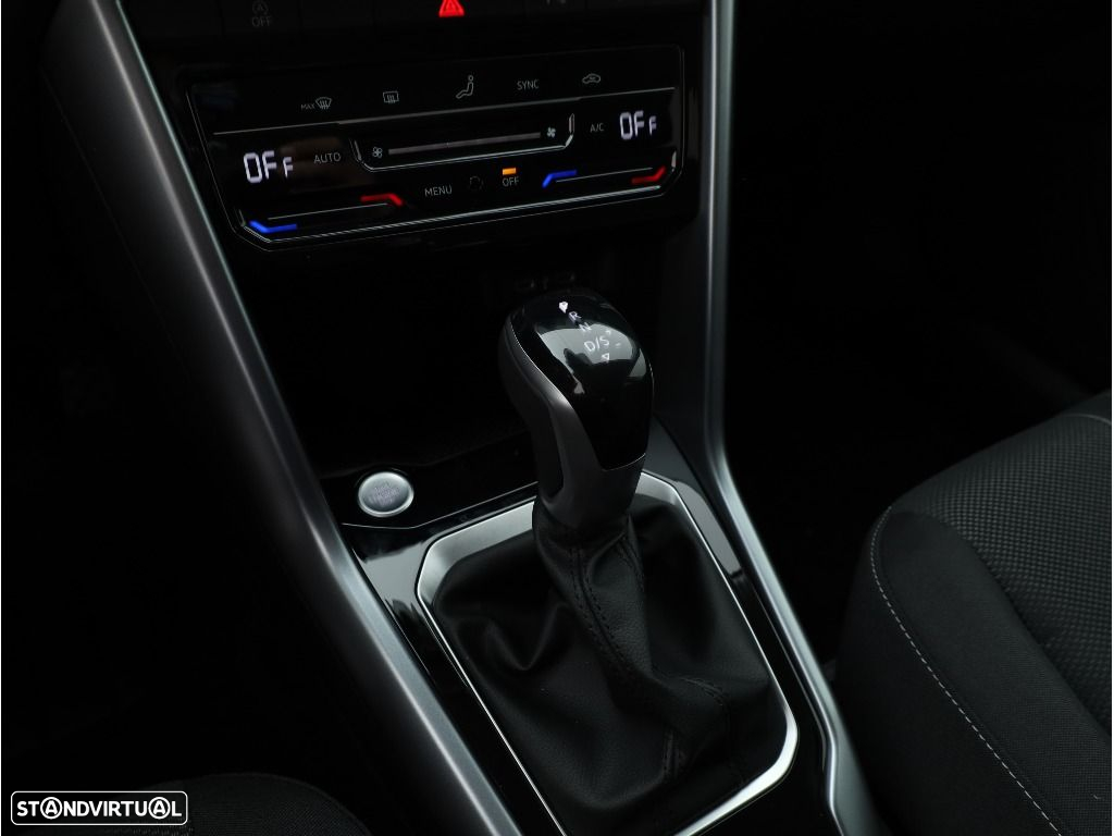 VW T-Roc 1.5 TSI Urban DSG - 26