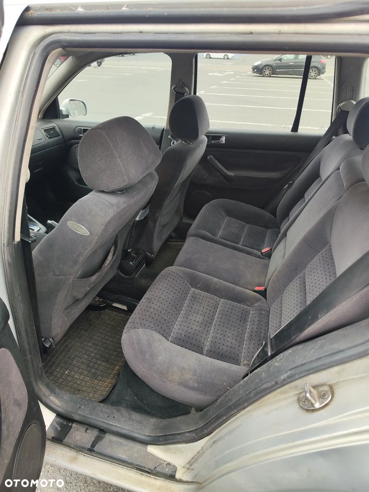 Volkswagen Golf 1.9 TDI Highline - 7