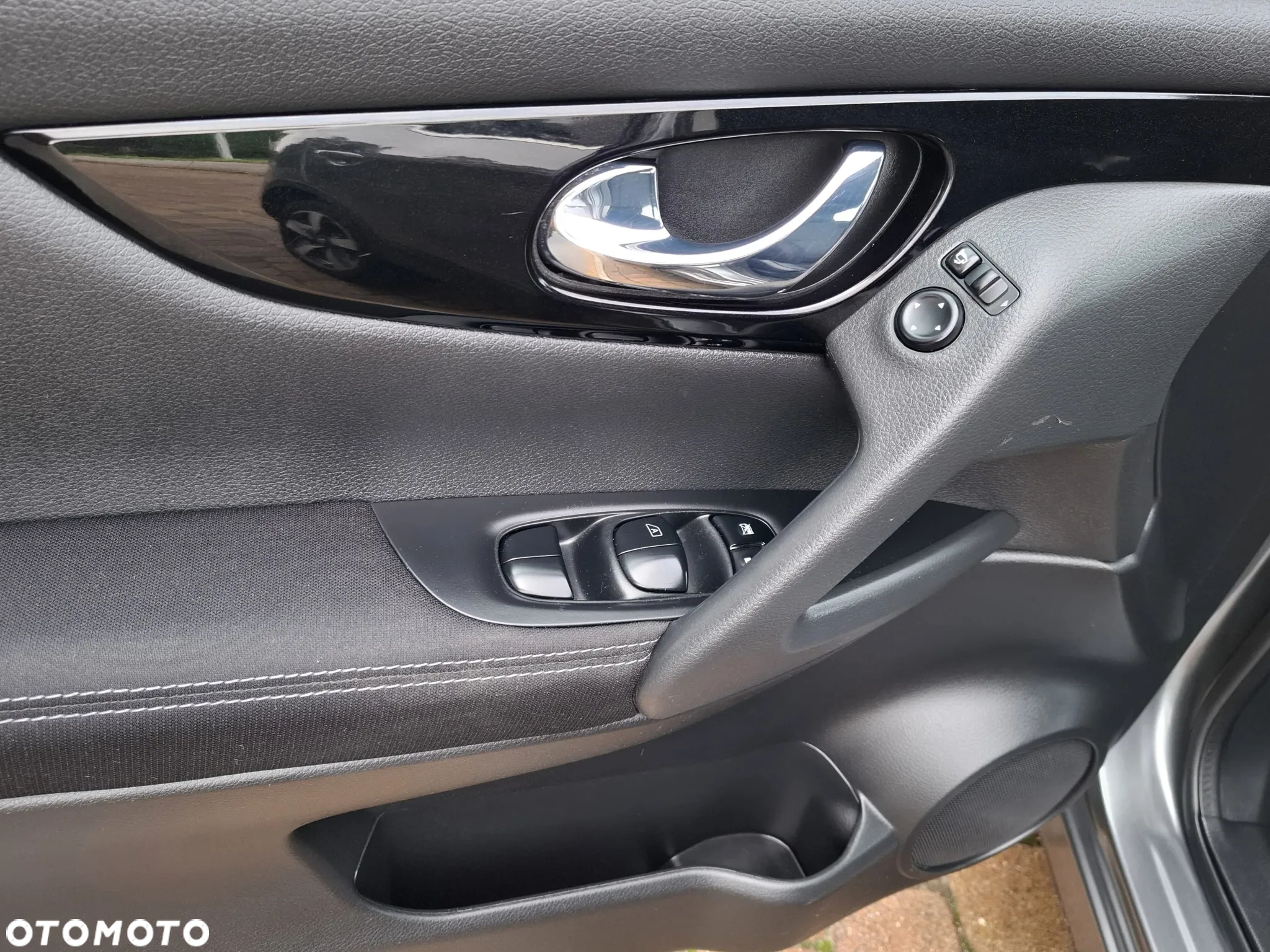Nissan Qashqai 1.2 DIG-T N-Connecta EU6 - 11
